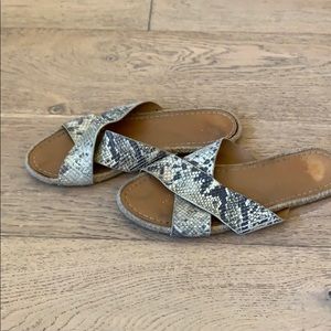 Anthropologie Shoes - Anthropology, Kaanas - 'Guajira' Slide, size 9 Anthropologie Shoes - Anthropology, Kaanas - 'Guajira' Slide, size 9